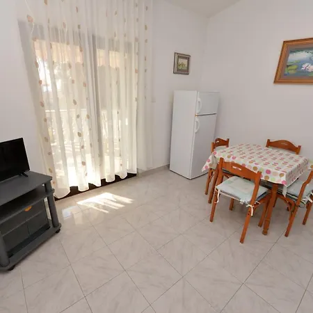 Bernardica Apartment Mandre