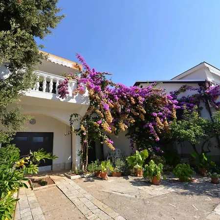 Bernardica Apartment Mandre